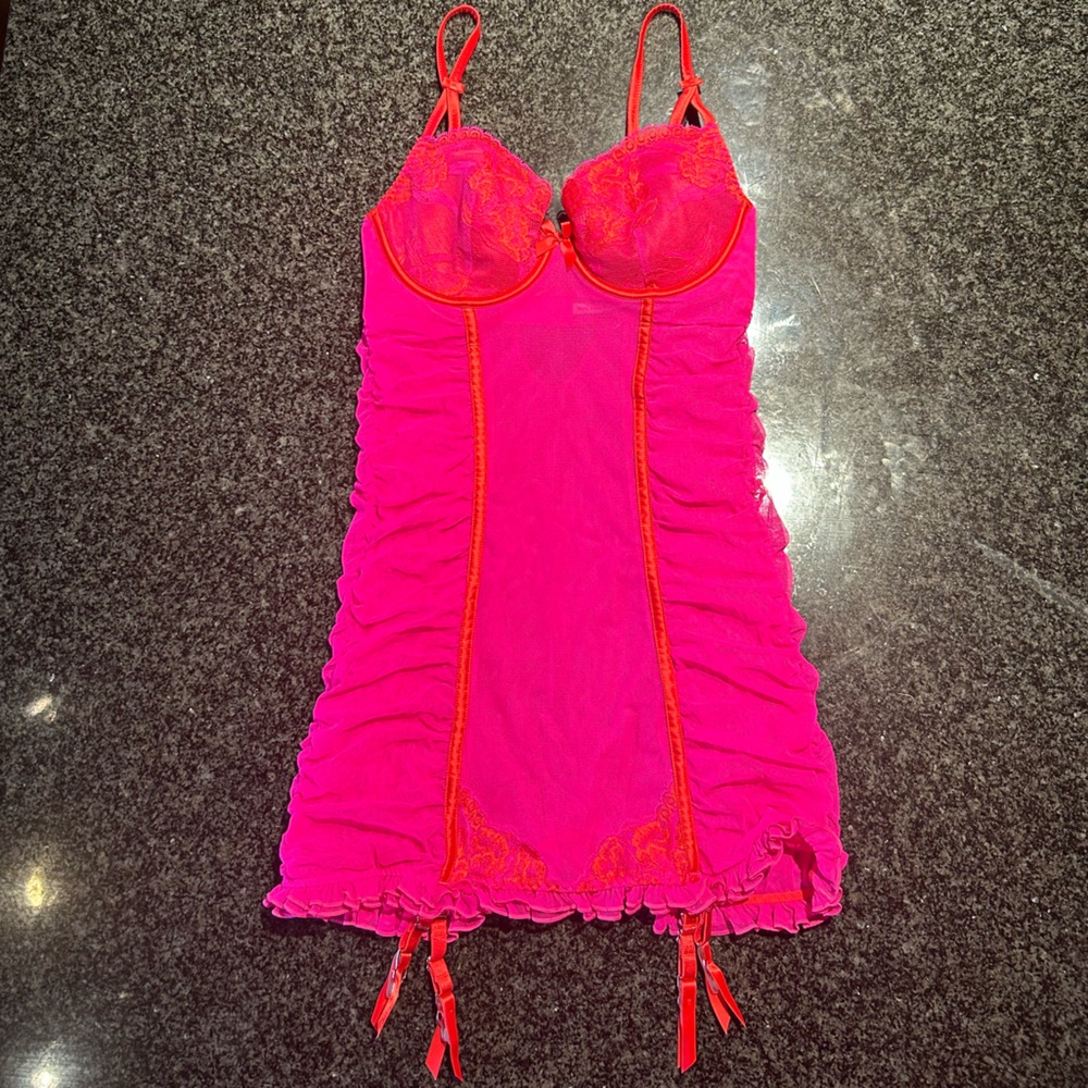 NWOT Victoria’s Secret Pink Lace Chemise size 36B